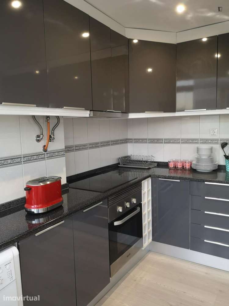 Quarto - localizado em Amadora Lisbon - Grande imagem: 4/20