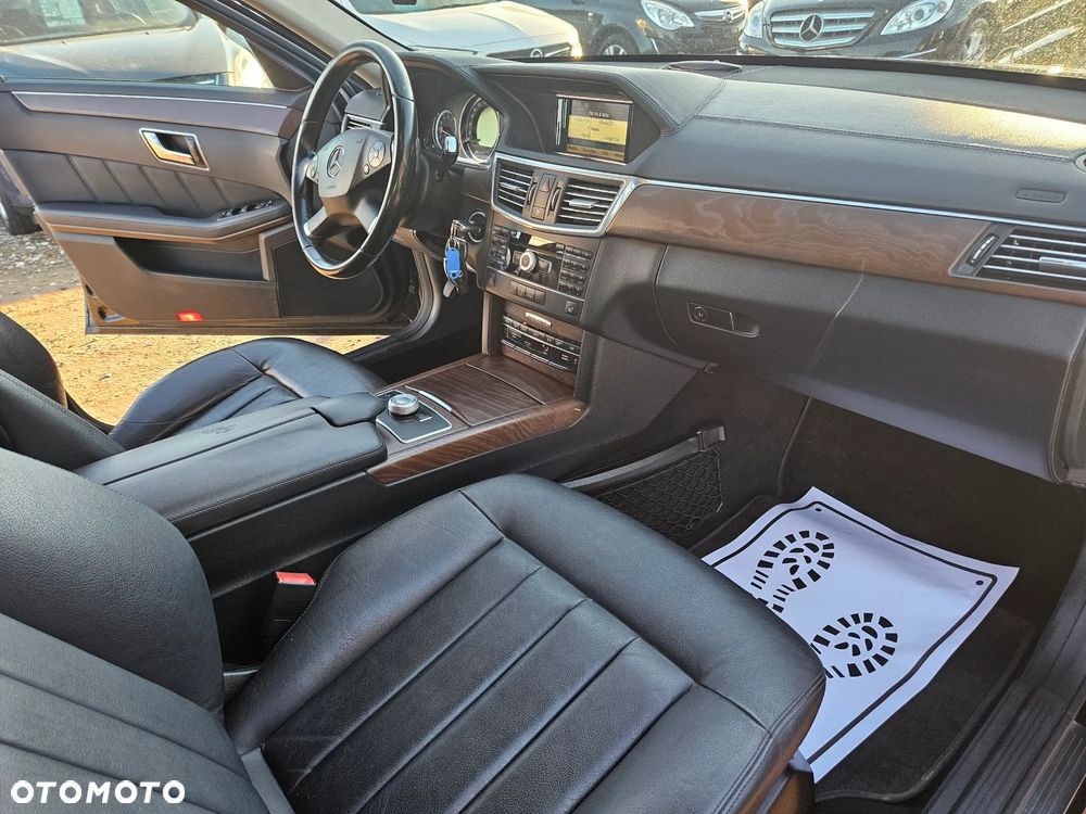 Mercedes-Benz Klasa E 350 CDI DPF BlueEFFICIENCY 7G-TRONIC Elegance - 18