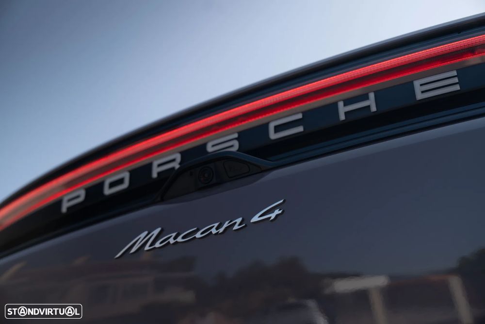 Porsche Macan Electric 4 - 10