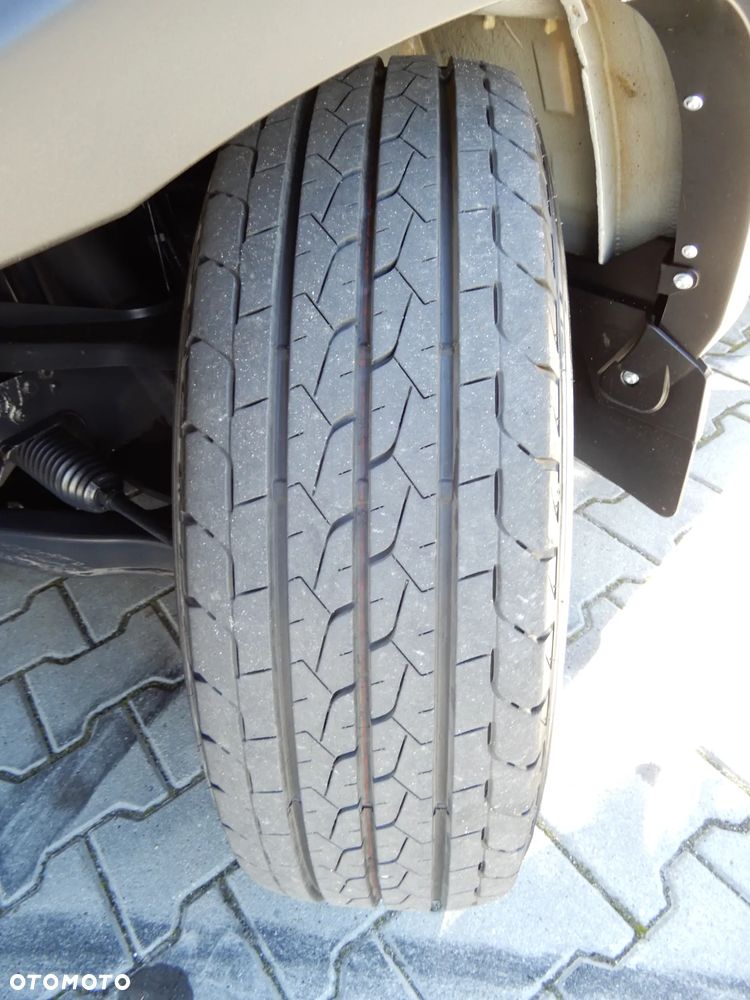 Iveco Daily 35S18 3.0 HPI 180 KM POWER Furgon Blaszak XXL 4.70 CM MAXI LONG Wysokość H3 2150 mm WZMACNIANE ZAWIESZENIE 1024 Kg Ładowność HAK 3500 Kg 50 Tys Km ASO Serwis Stan NOWY UNIKAT OKAZJA - 14