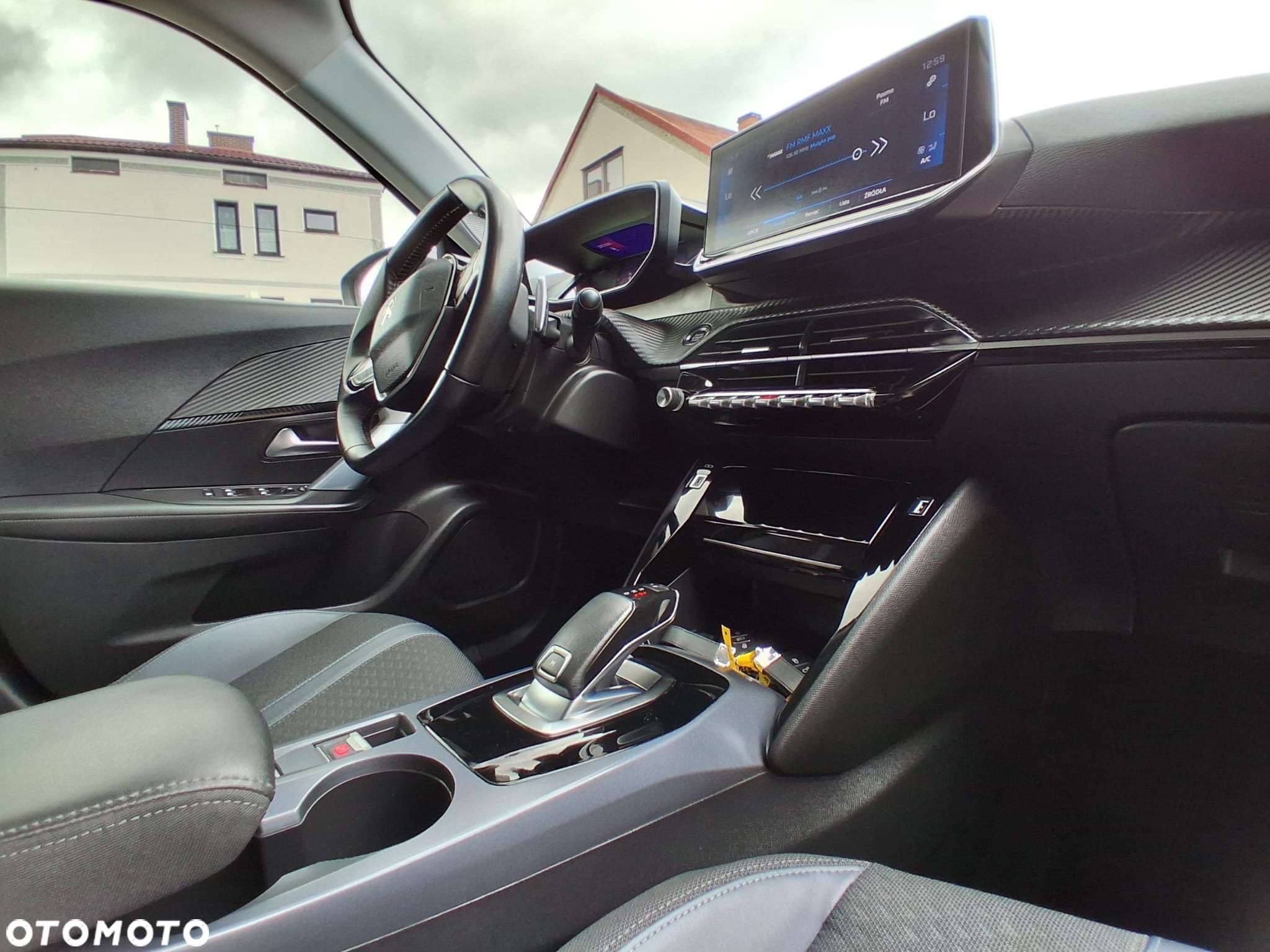 Peugeot 2008 PureTech 130 Allure S&S EAT8 - 18