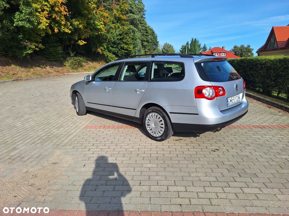 Volkswagen Passat 2.0 TDI Trendline DSG - 9