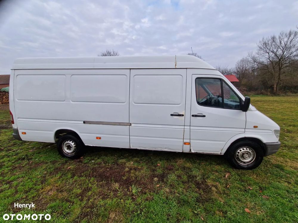 Mercedes-Benz SPRINTER - 4