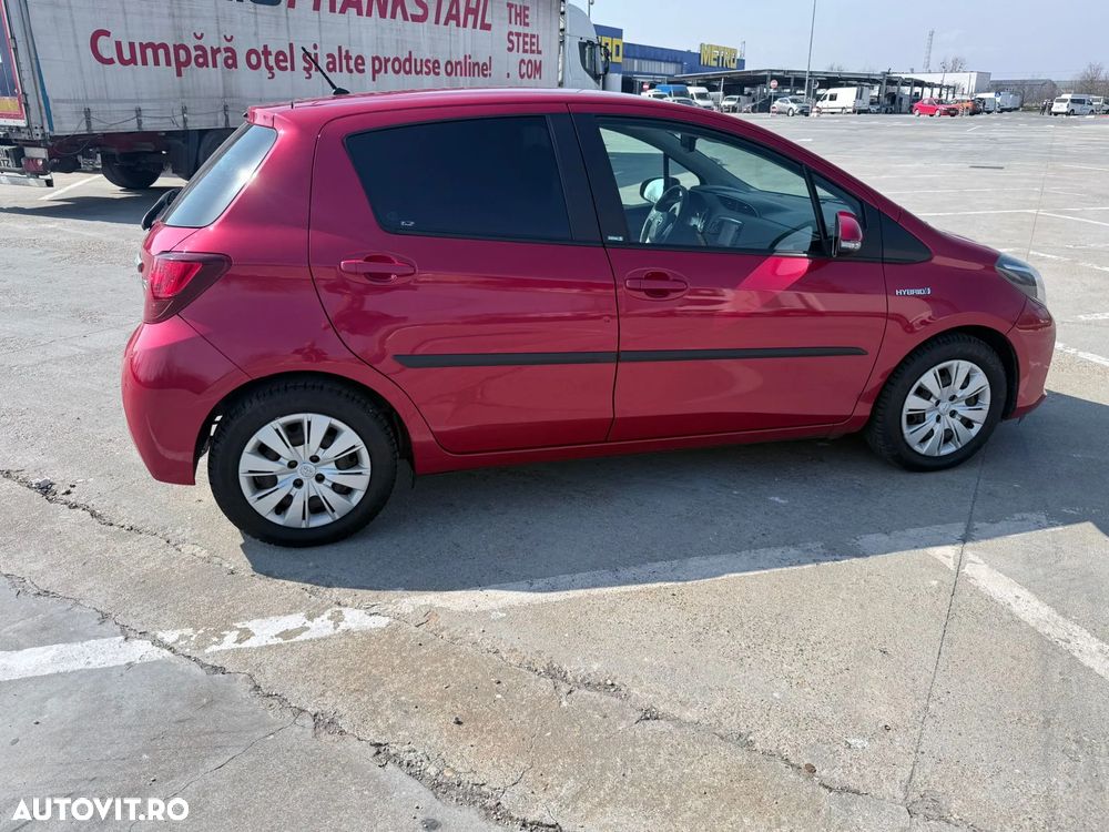 Toyota Yaris 1.5 VVT-i HSD Sol - 2