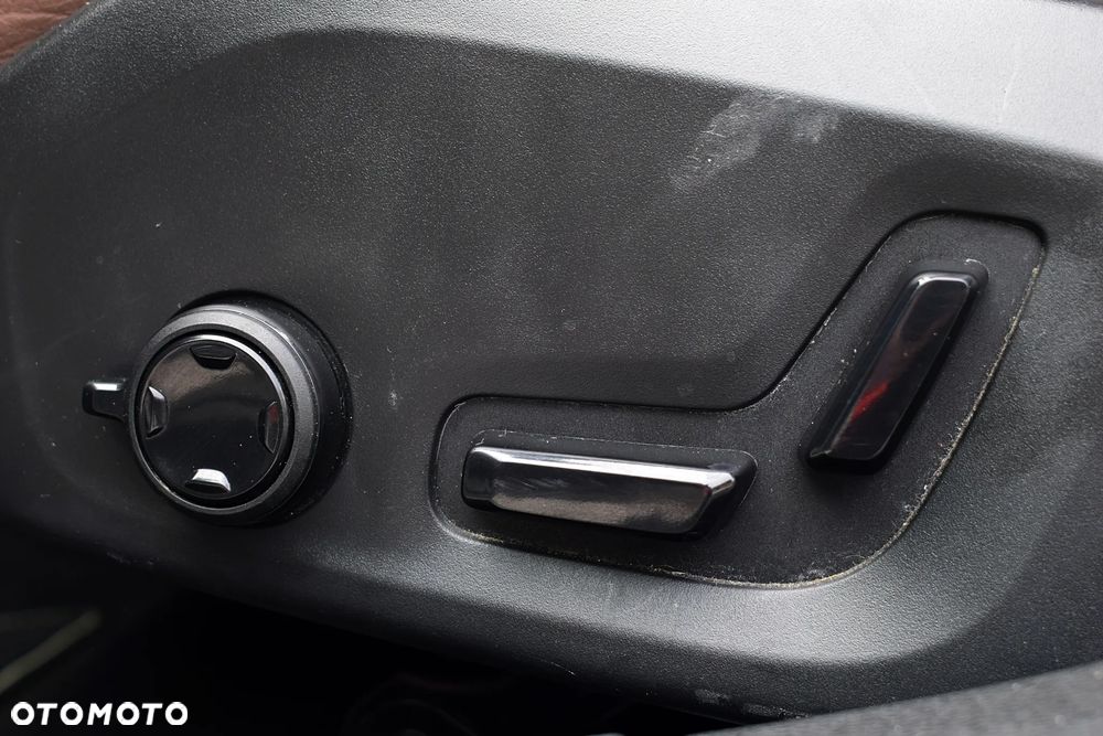 Volvo S60 T8 AWD Plug-In Hybrid Polestar Engineered - 23