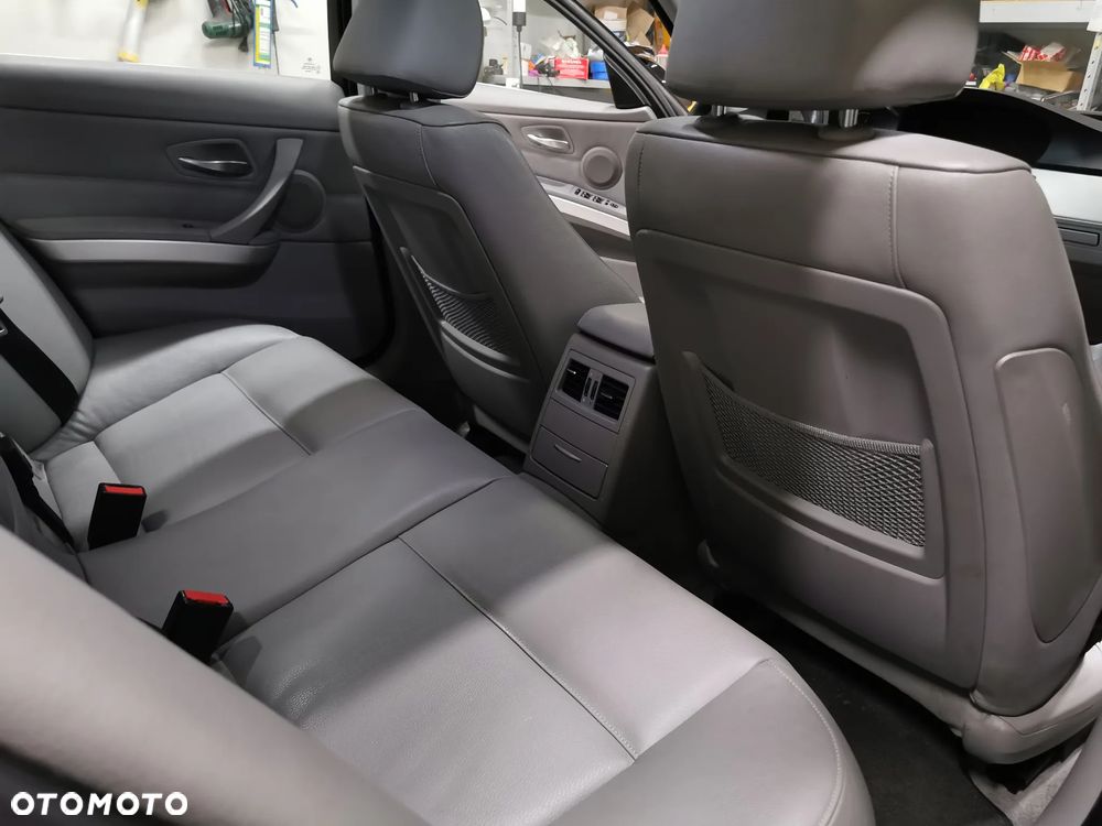 BMW Seria 3 330xi - 10