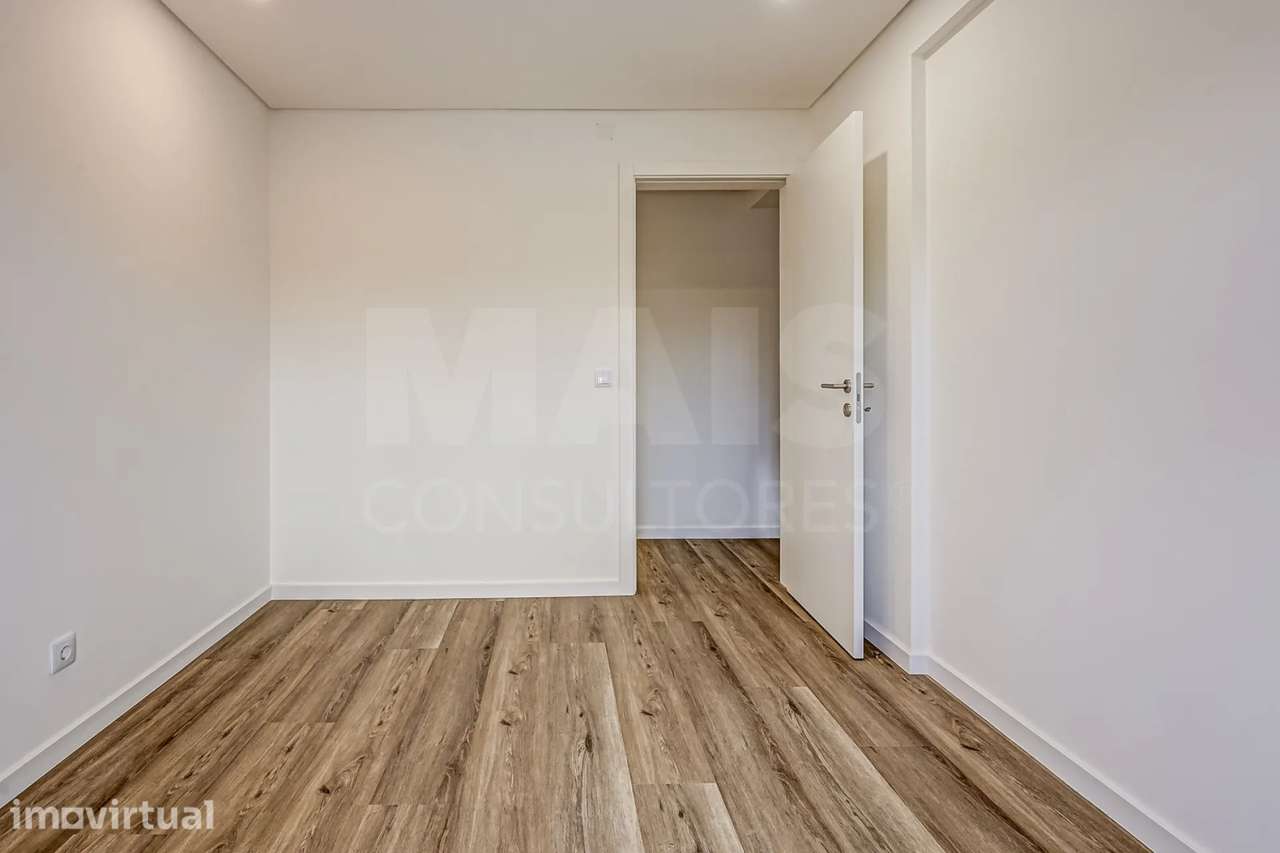 Apartamento T3 totalmente remodelado na Póvoa de Santa Iria com par... - Grande imagem: 4/30
