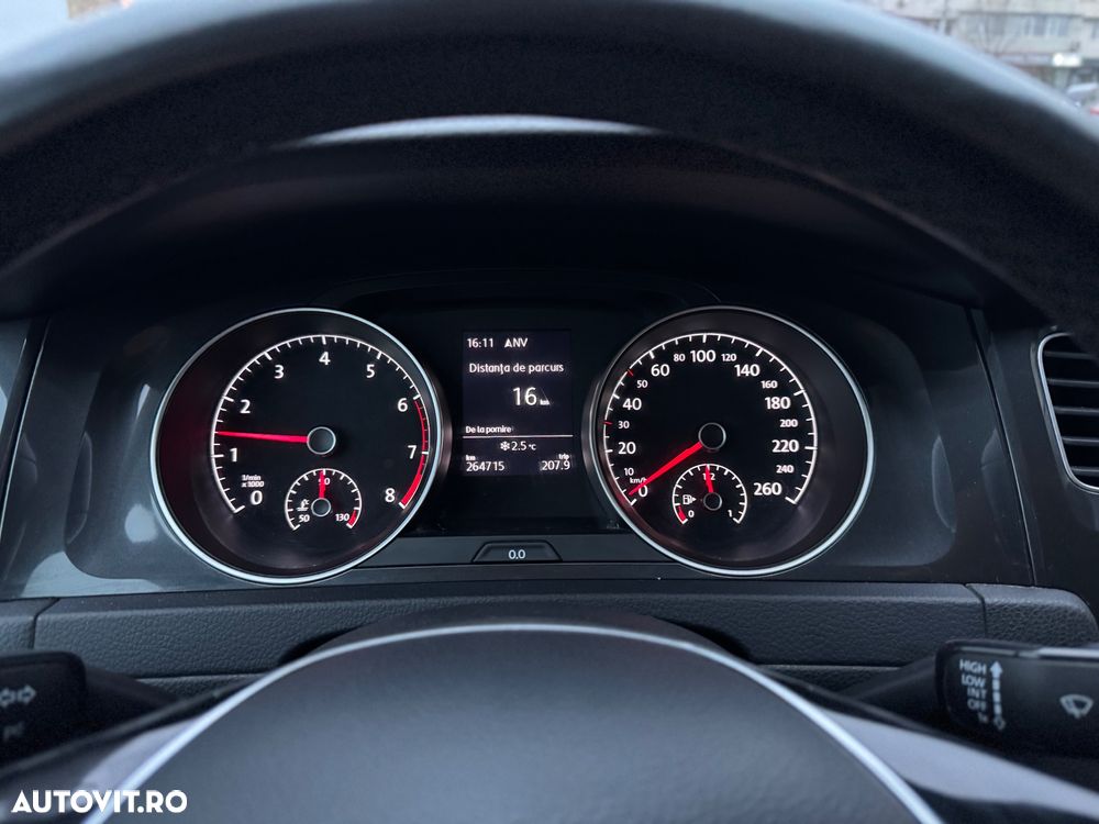 Volkswagen Golf 1.0 TSI BlueMotion Comfortline - 11