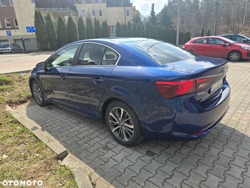 Toyota Avensis 1.8 Premium - 3