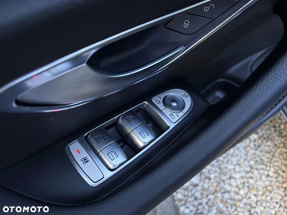 Mercedes-Benz Klasa E 220 d 9G-TRONIC - 34