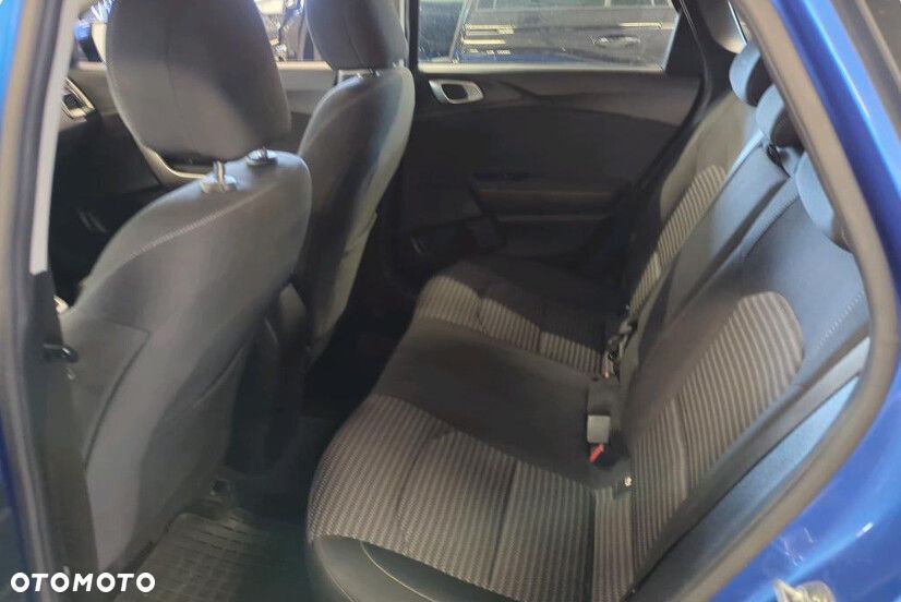 Kia Ceed - 8
