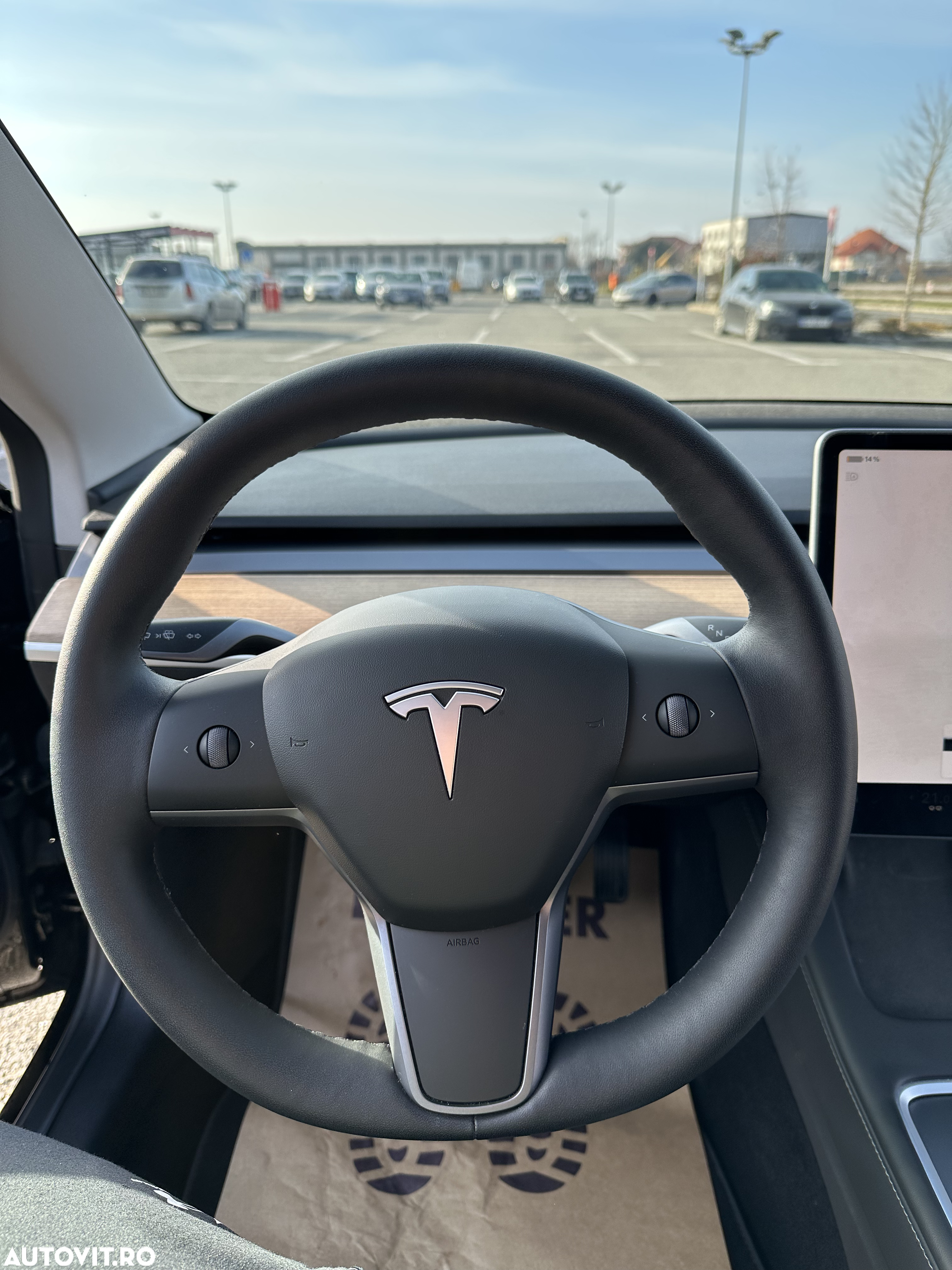 Tesla Model 3 - 25