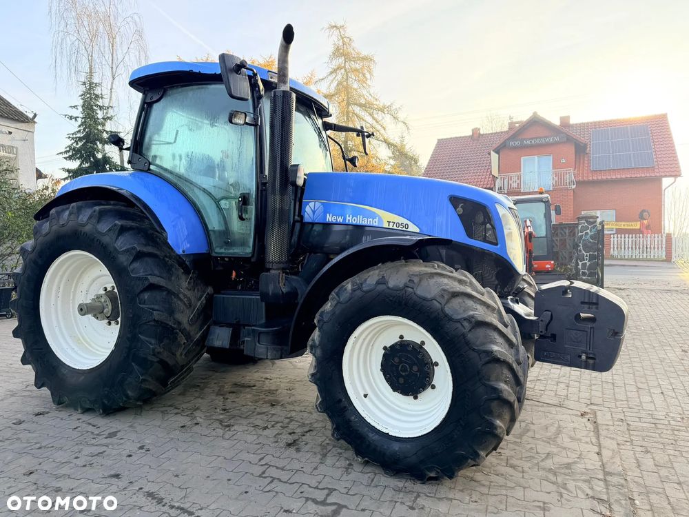 New Holland T7050 - 7