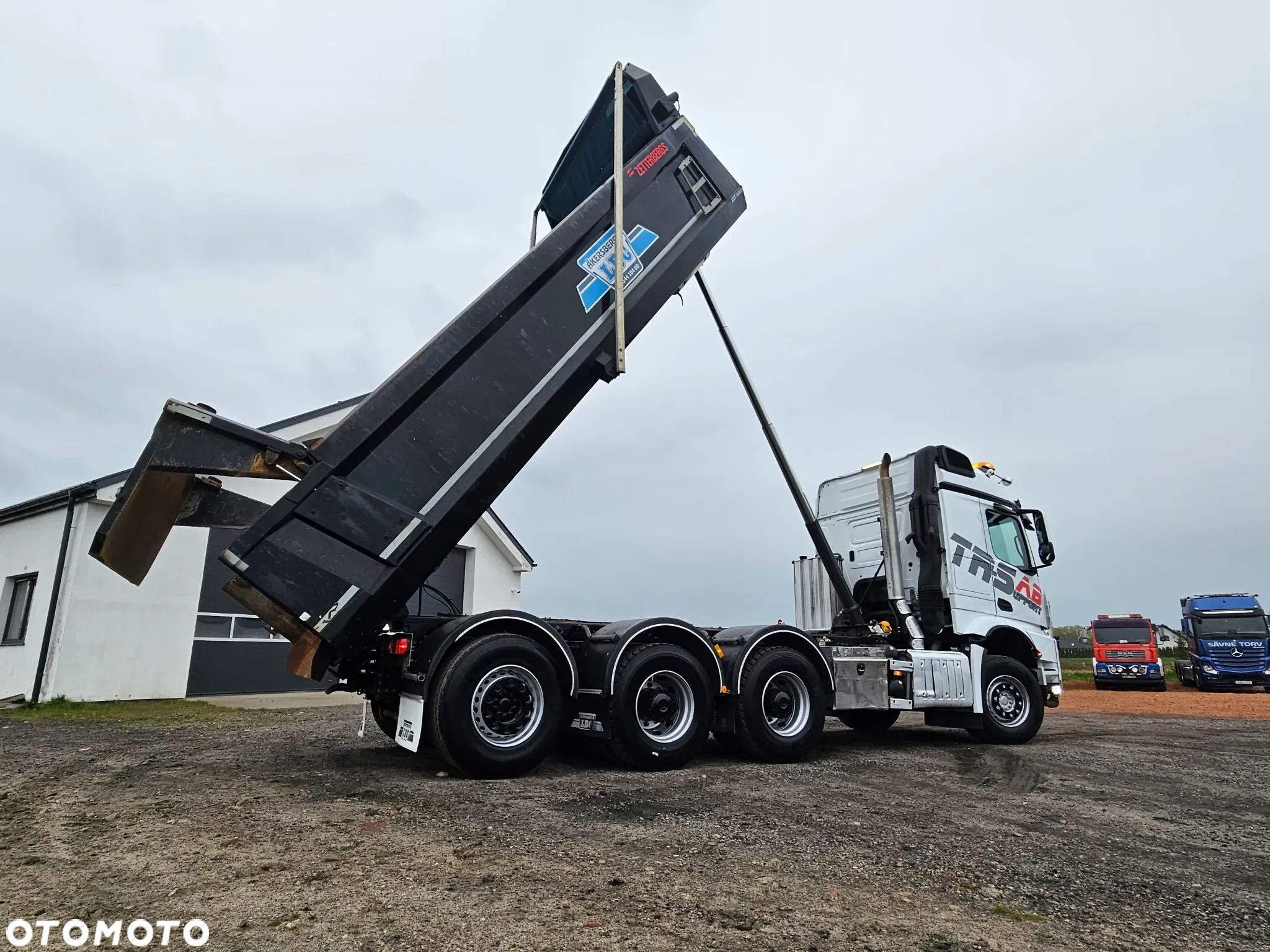 Mercedes-Benz Arocs - 13