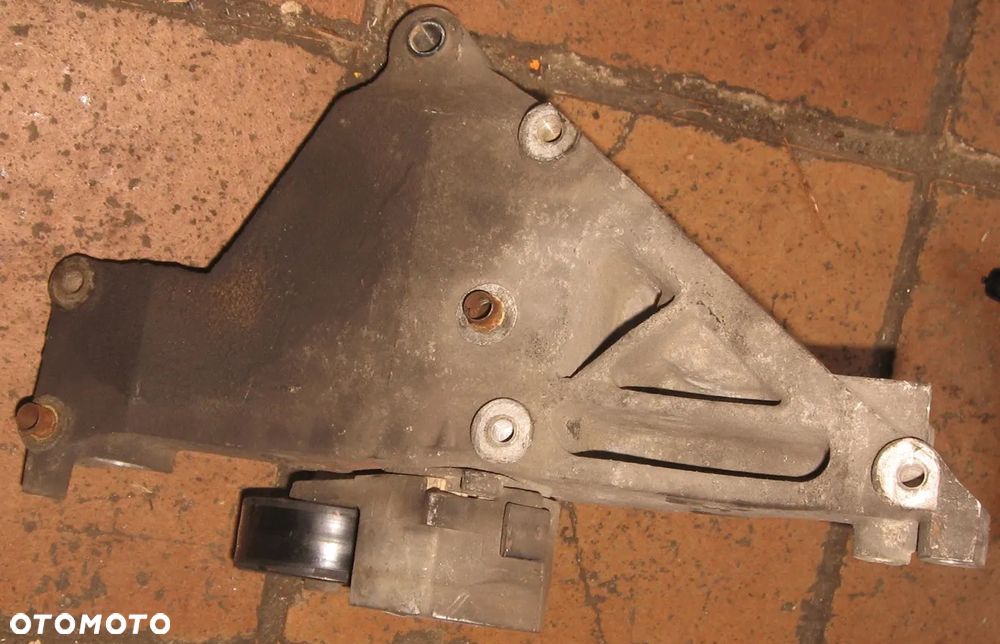 wspornik alternatora napinacz GRANDE PUNTO 1.4 - 1