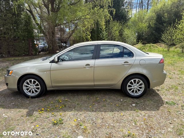 Mitsubishi Lancer 1.6 Invite - 10