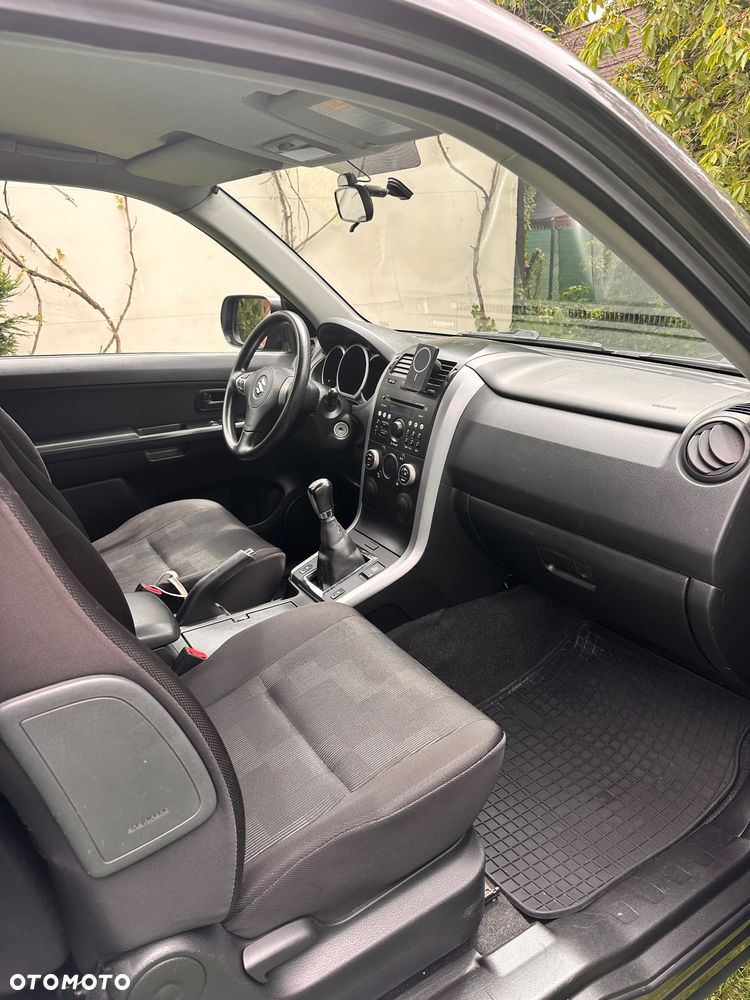 Suzuki Grand Vitara 1.6 - 14