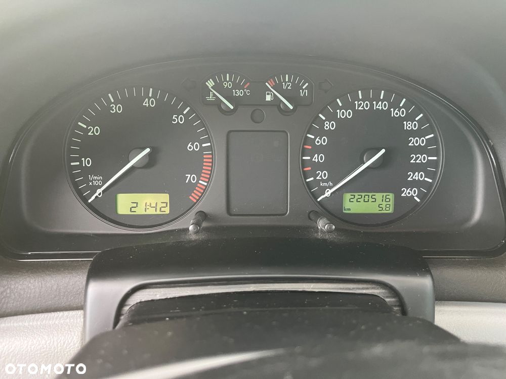 Volkswagen Passat 1.8T Comfortline - 30