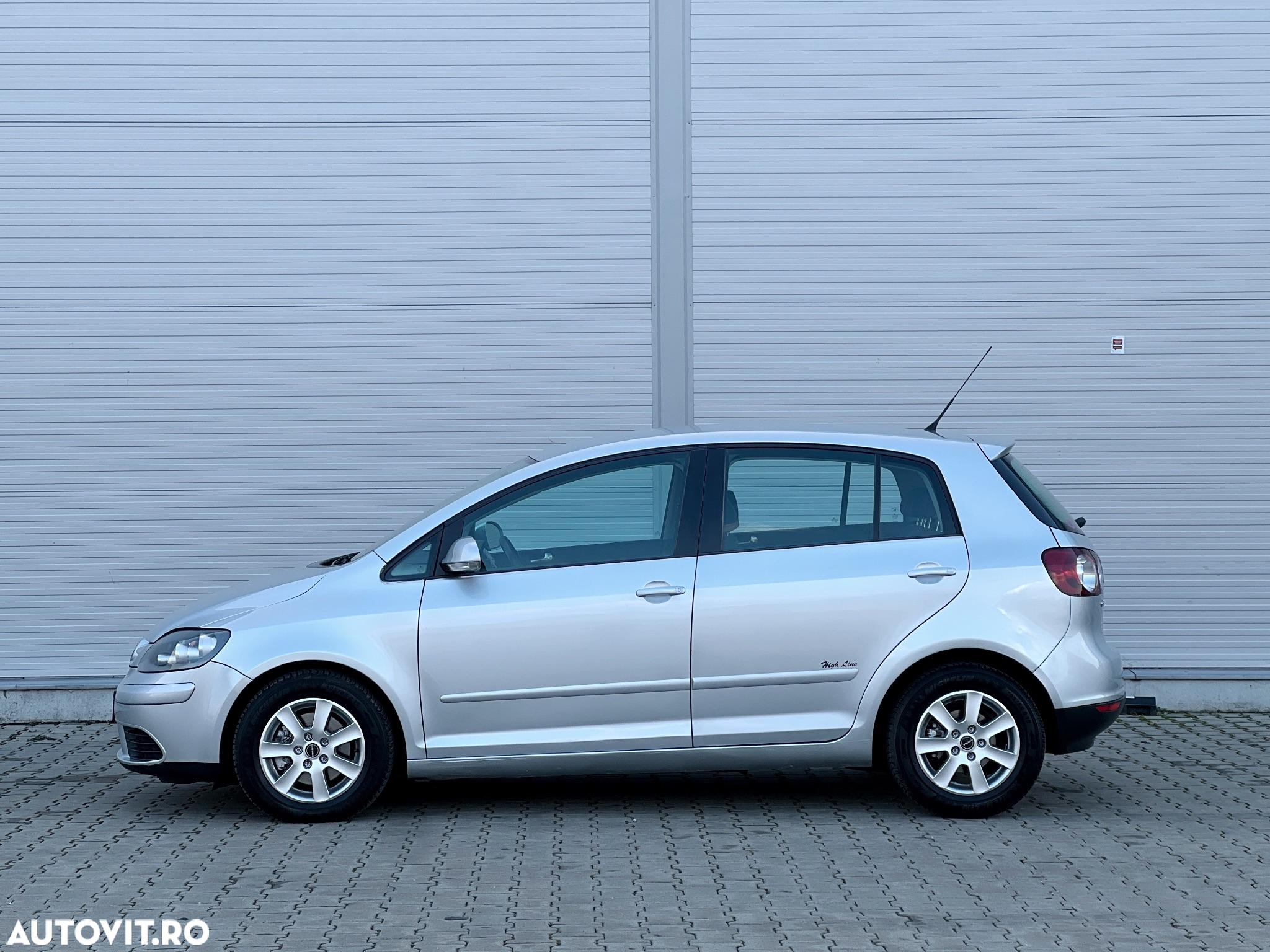 Volkswagen Golf Plus 1.9 TDI Comfortline DSG - 2