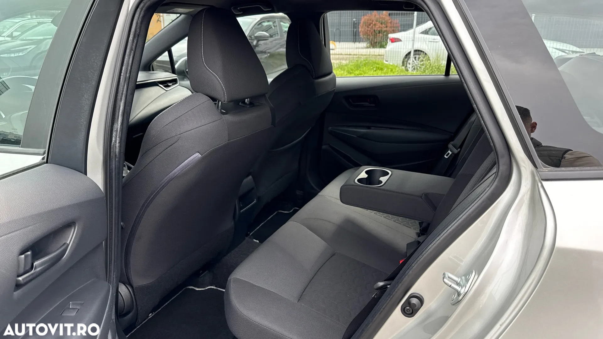 Toyota Corolla TS 1.8 HSD Business - 15