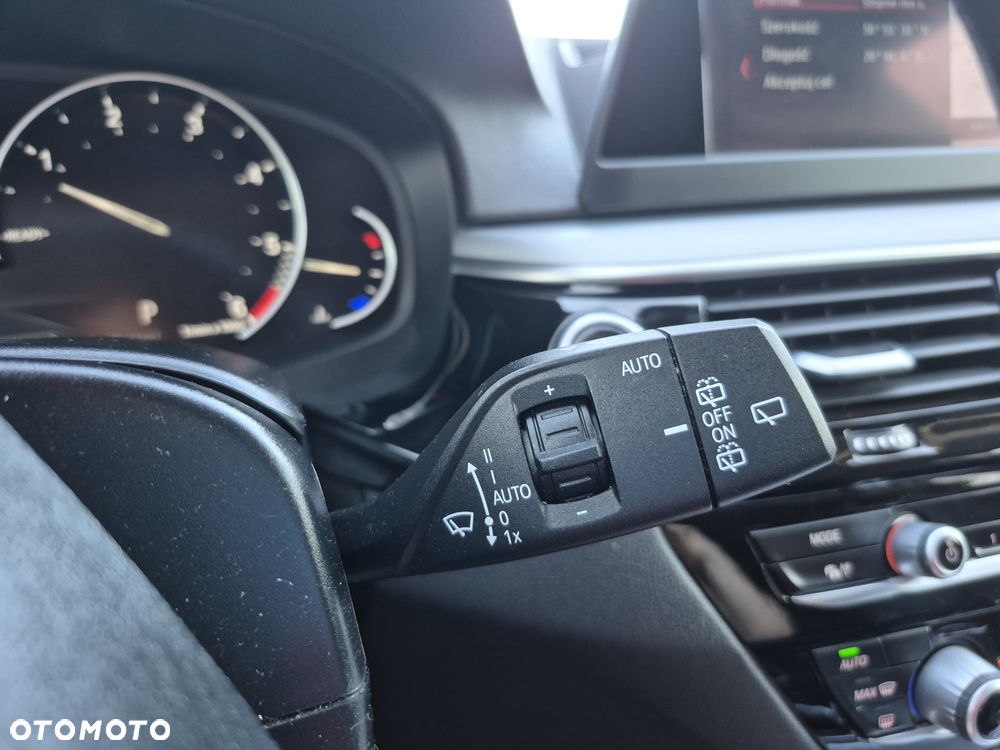 BMW Seria 5 520d Sport - 15