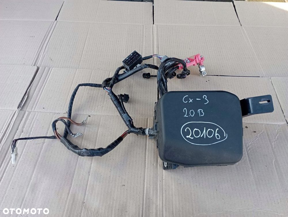 MAZDA CX3 CX-3 SKRZYNKA BEZPIECZNIKÓW D09W-66767 - 1