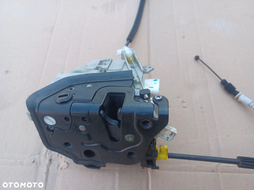 ZAMEK DRZWI LEWY TYŁ A4 B8 6pin - 2