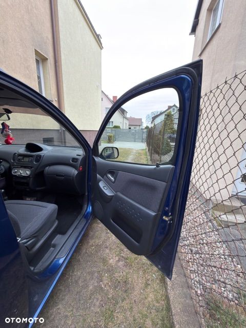 Toyota Yaris Verso 1.3 C - 20