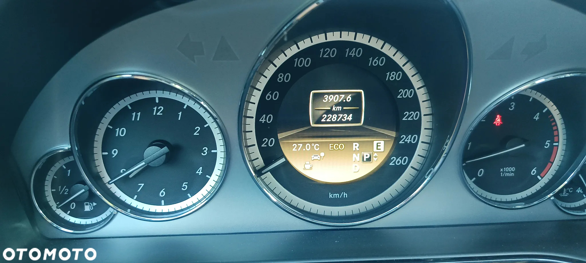 Mercedes-Benz Klasa E 350 T CDI DPF BlueEFFICIENCY 7G-TRONIC Avantgarde - 8