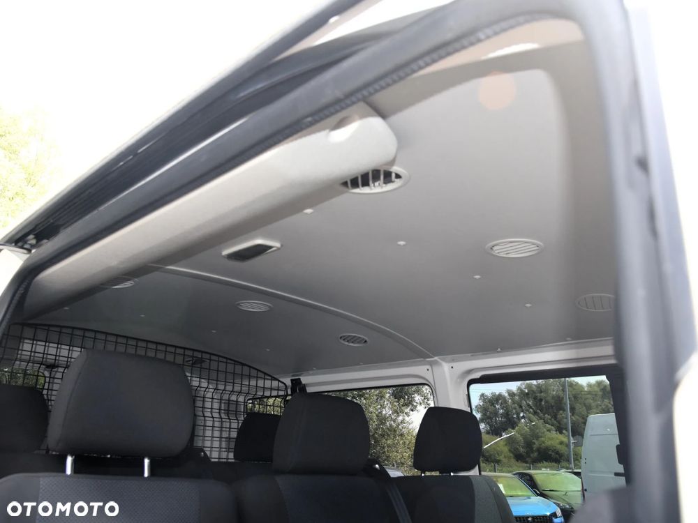 Volkswagen Transporter - 9