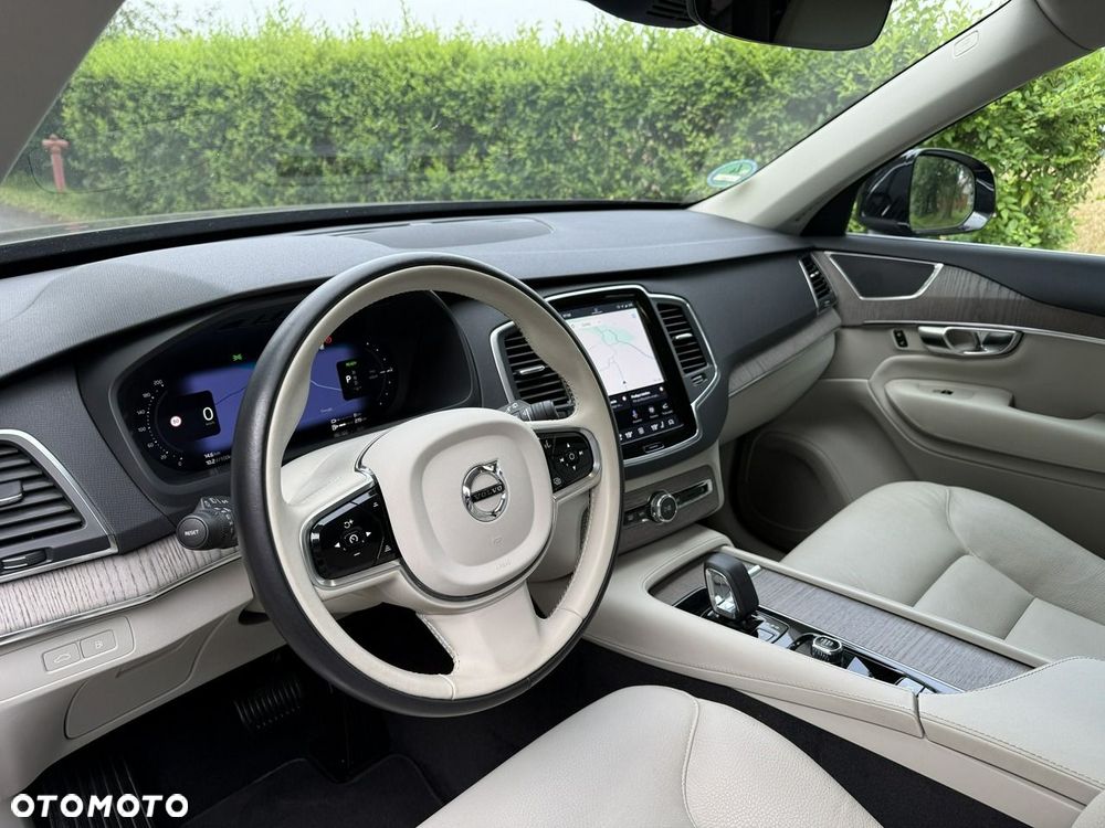 Volvo XC 90 T8 AWD Plug-In Hybrid Core 7os - 6