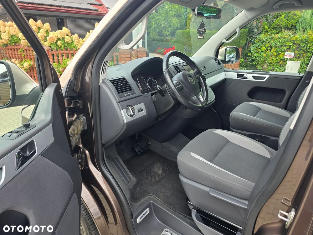 Volkswagen Multivan - 8