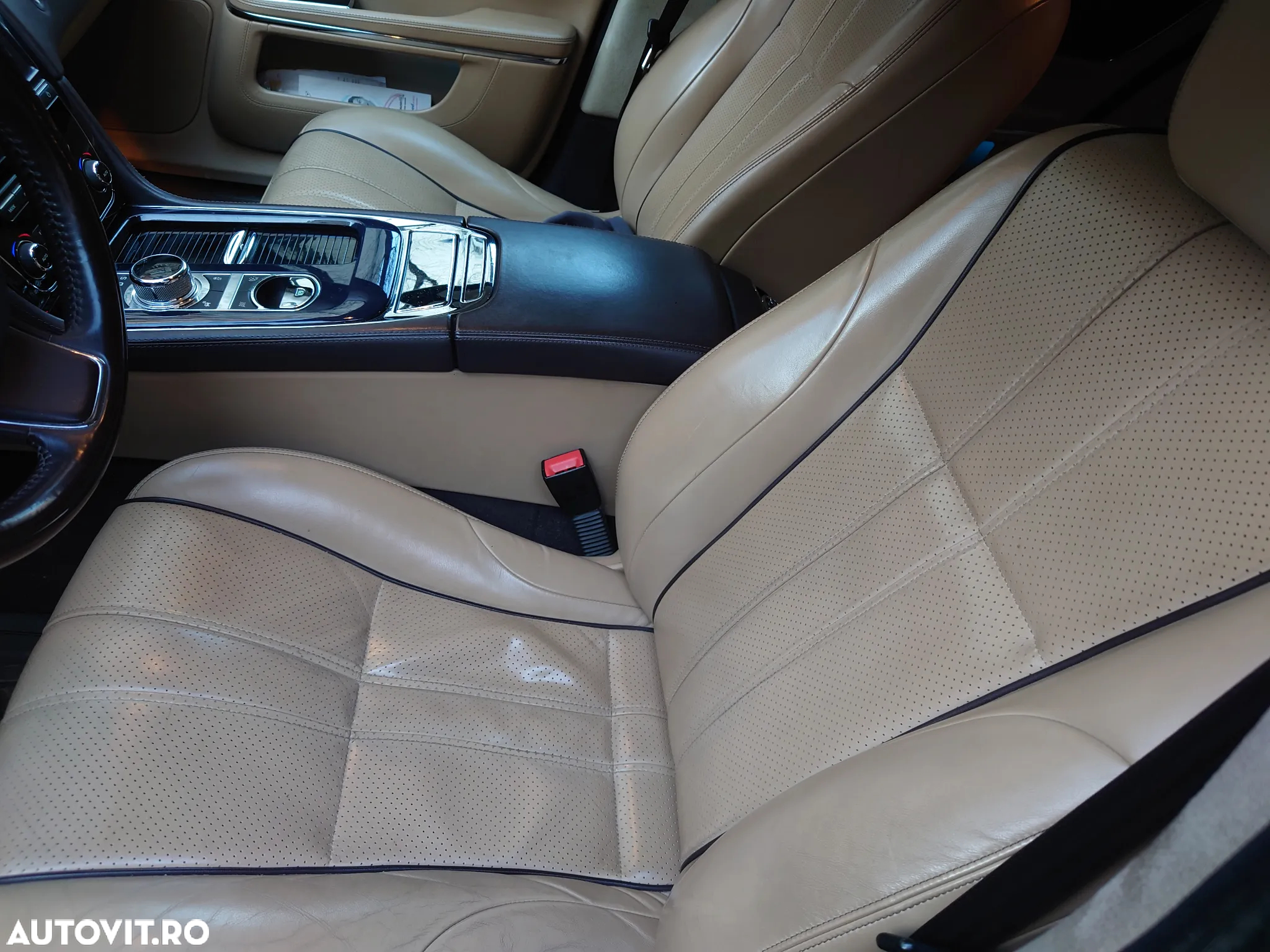 Jaguar XJ 30d Premium Luxury - 24