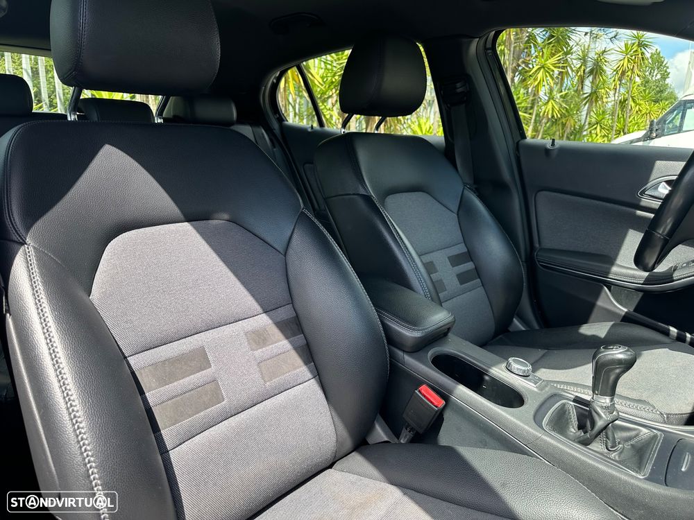 Mercedes-Benz GLA 180 d Urban - 16