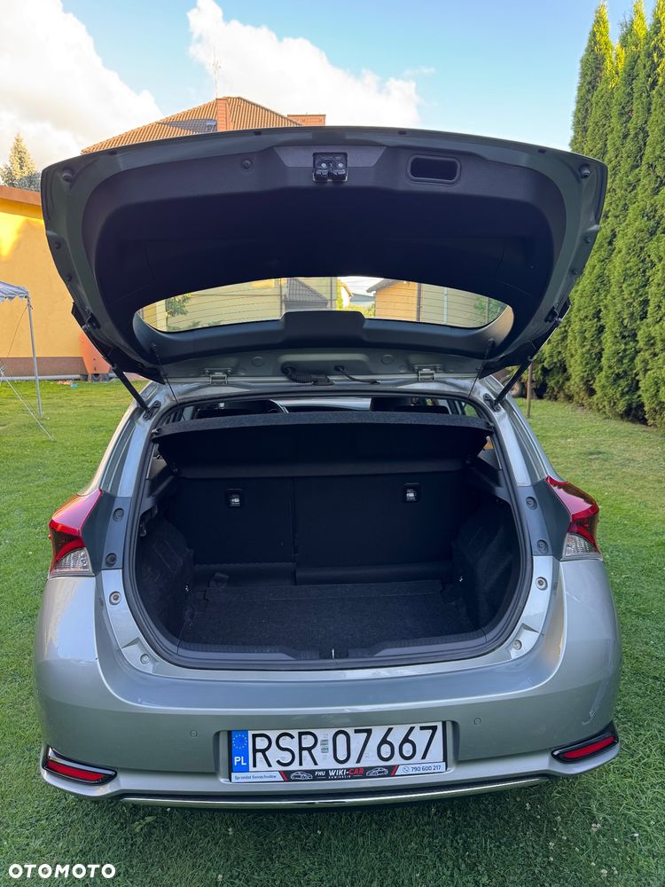 Toyota Auris 1.6 Premium Comfort - 21
