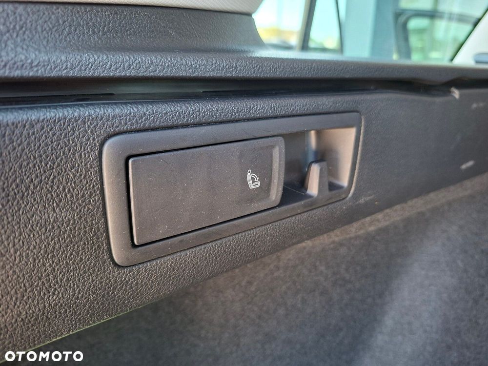 Volkswagen Passat - 17