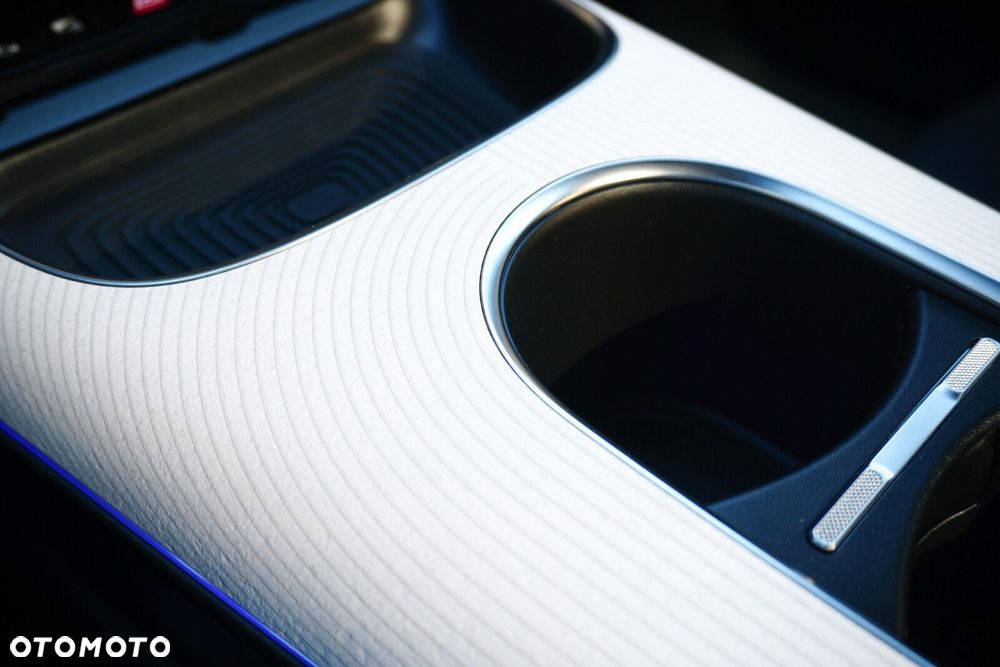 Mercedes-Benz CLA - 13