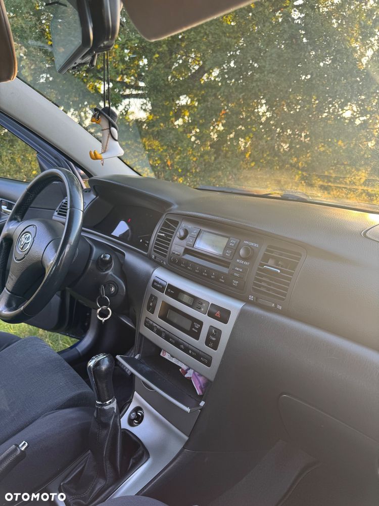 Toyota Corolla - 16