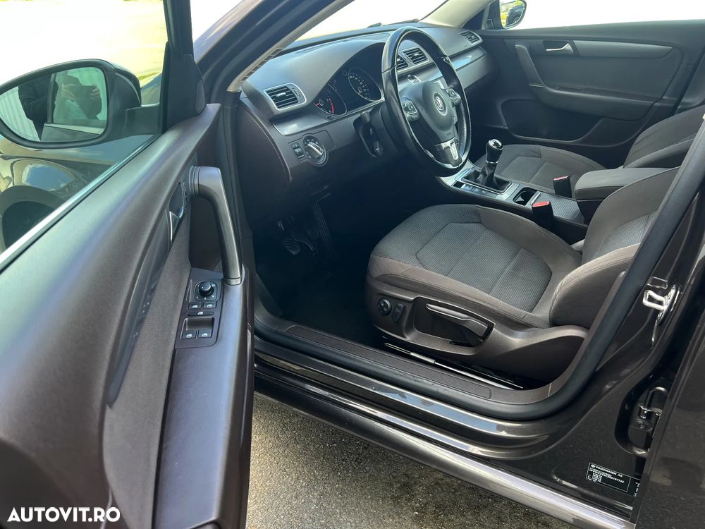 Volkswagen Passat 2.0 TDI BlueMotion Technology Comfortline - 28