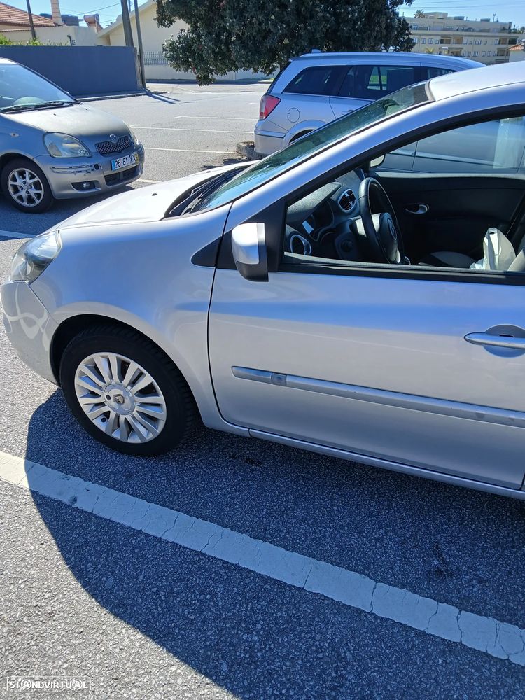 Renault Clio 1.2 16V Confort 130g - 5