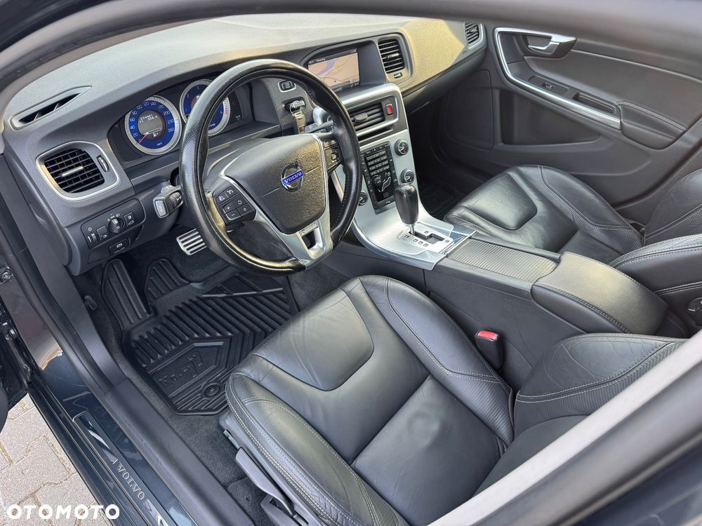 Volvo S60 D3 Summum - 32