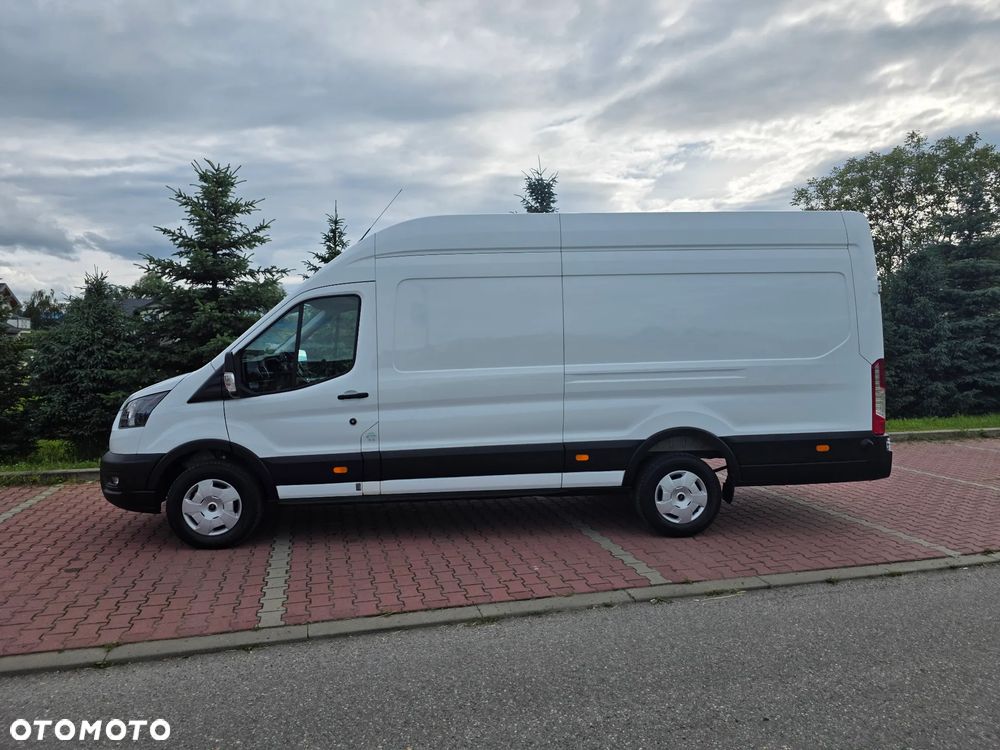 Ford Transit L4 RWD Trend - 2