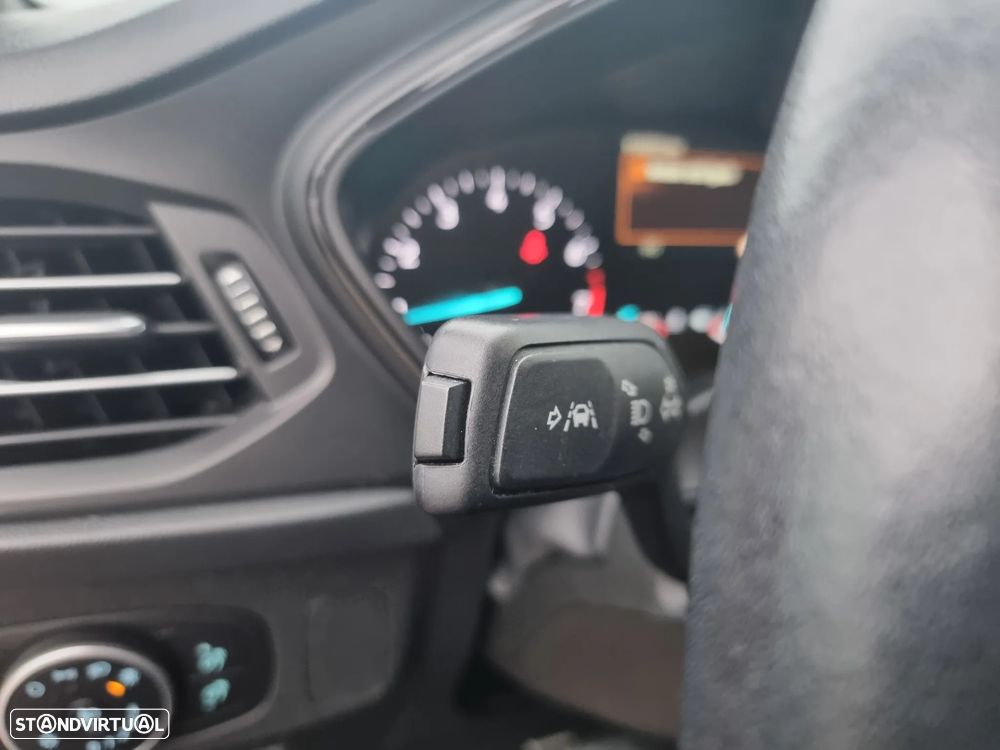 Ford Focus 1.0 EcoBoost ST-Line X - 15