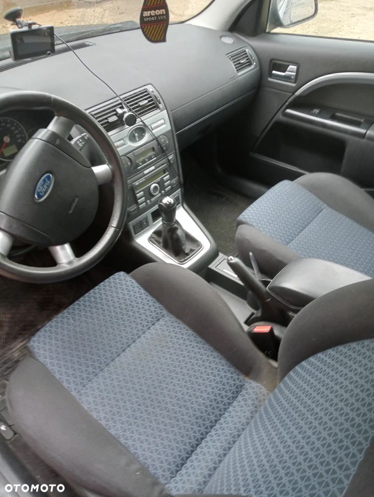 Ford Mondeo 1.8 Ambiente - 9