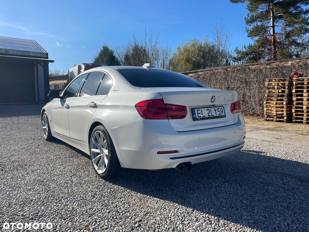 BMW Seria 3 330e iPerformance Luxury Line - 1