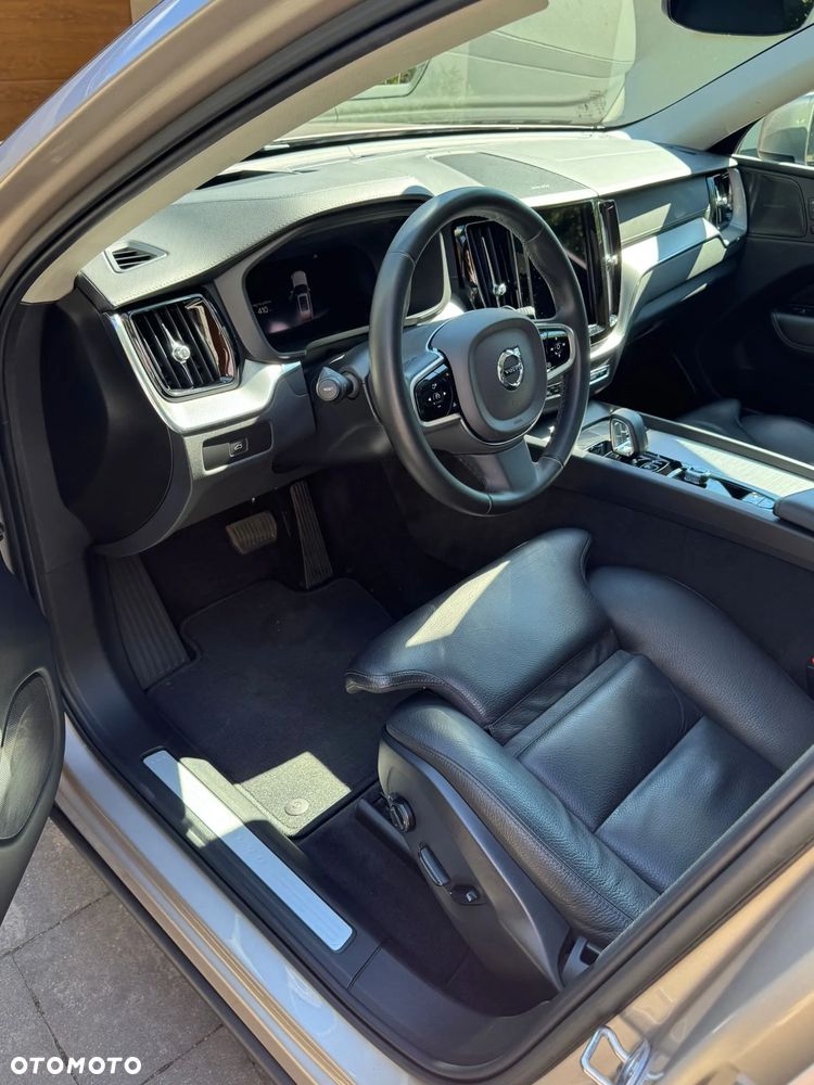 Volvo XC 60 B5 B AWD Ultra Bright - 9