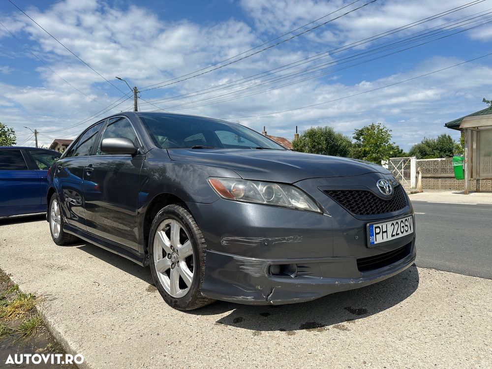 Toyota Camry - 3