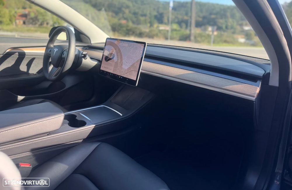 Tesla Model 3 Performance Dual Motor AWD - 33