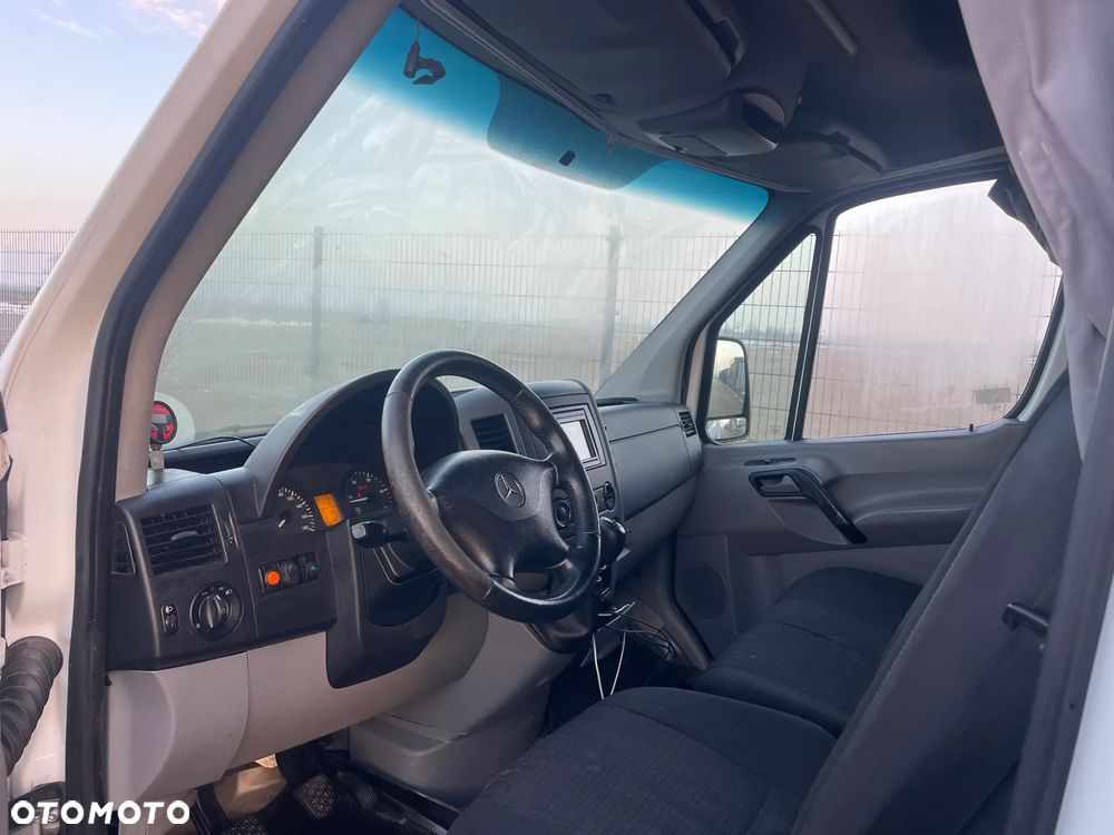 Mercedes-Benz Sprinter - 10