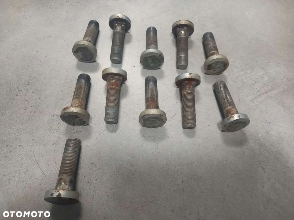 Śruby piast felg GKN M16x58 10.9 McCormick MTX175 - 1